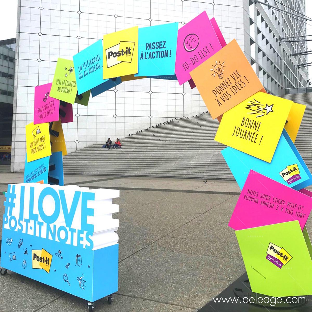 Quand la PETITE ARCHE rencontre la GRANDE ARCHE Del age